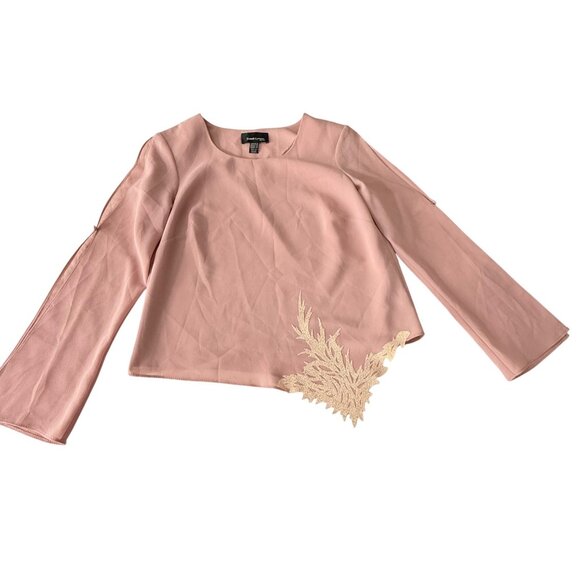 Frank Lyman Design Blush Pink Asymmetric Hem Top With Applique Size 10 US - Picture 8 of 8